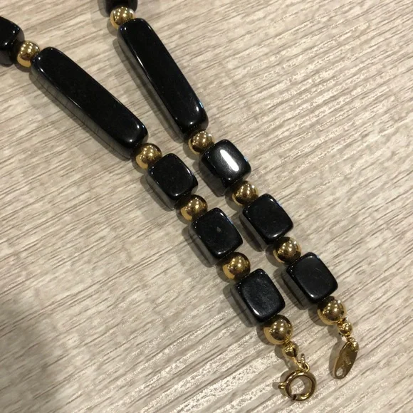 Trifari Black & Gold Bead Necklace.  Vintage - Picture 16 of 16